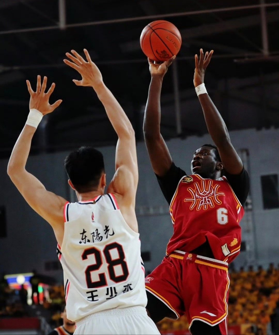 关于CBA季后赛赛程吃紧，夏洛特黄蜂今晨遗憾出局，底气十足，阵容厚度经受考验的信息